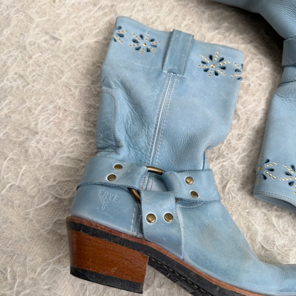 Super Rare Frye Sky-Blue Floral Cut Out Harness Boots – Size 7.5 - Picture 2 of 7